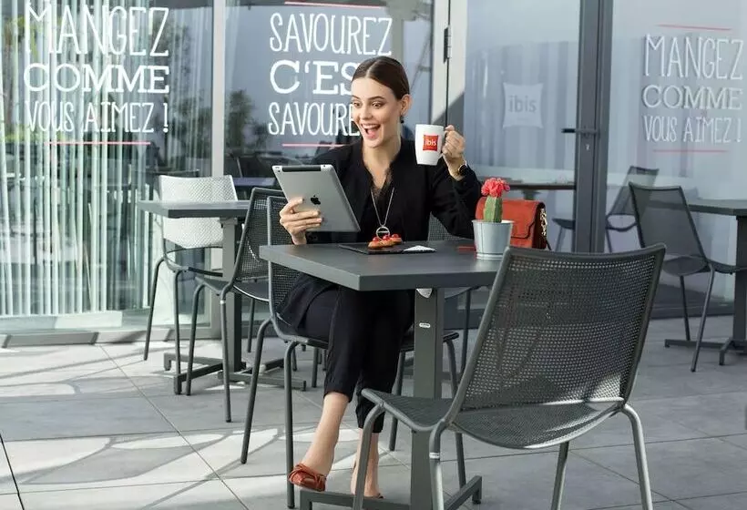 酒店 Ibis Casanearshore