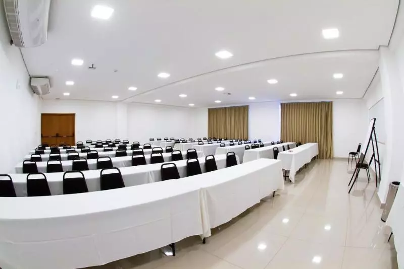 Отель Ipe Center