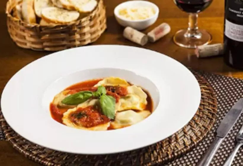 Отель Ipe Center