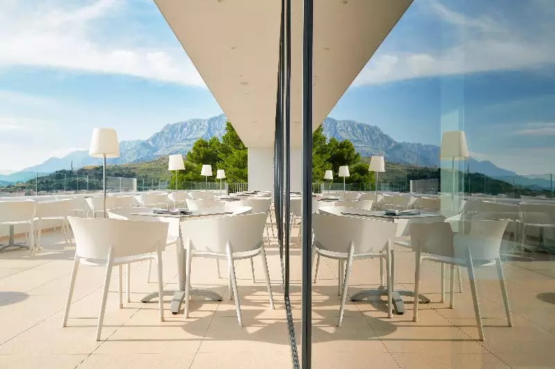 בית מלון כפרי Medora Auri Family Beach Resort