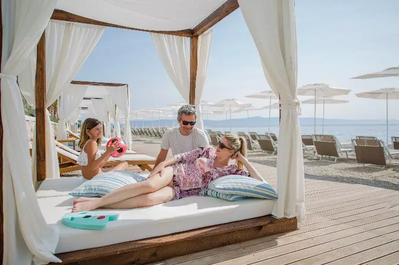 בית מלון כפרי Medora Auri Family Beach Resort