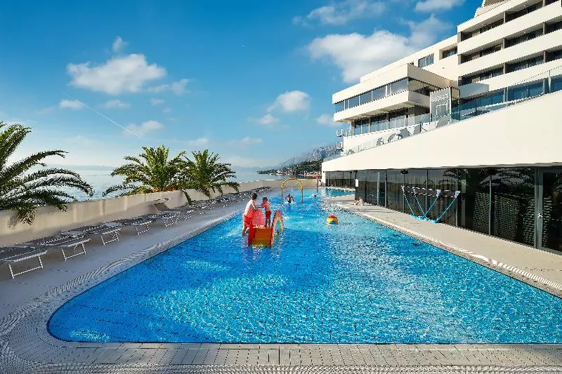 בית מלון כפרי Medora Auri Family Beach Resort