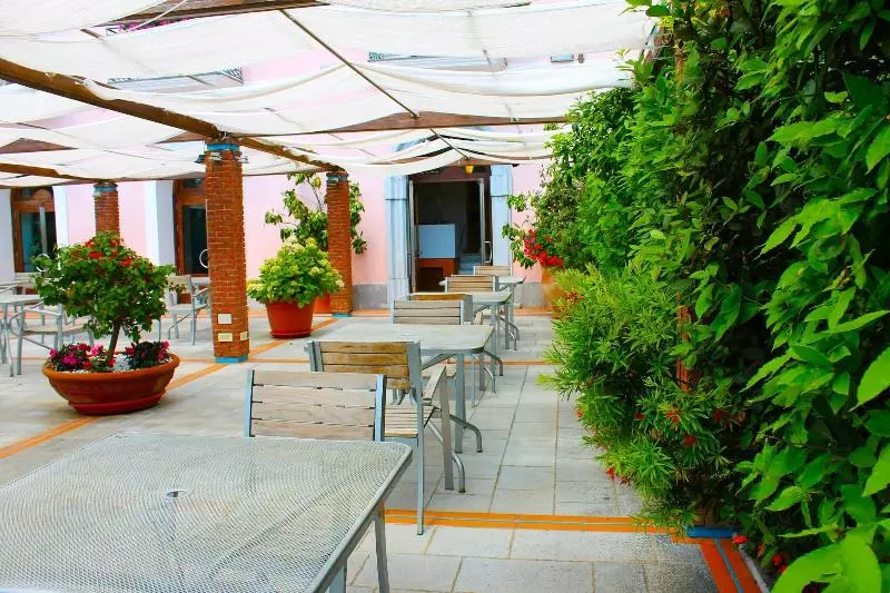 Hotelli Pisacane