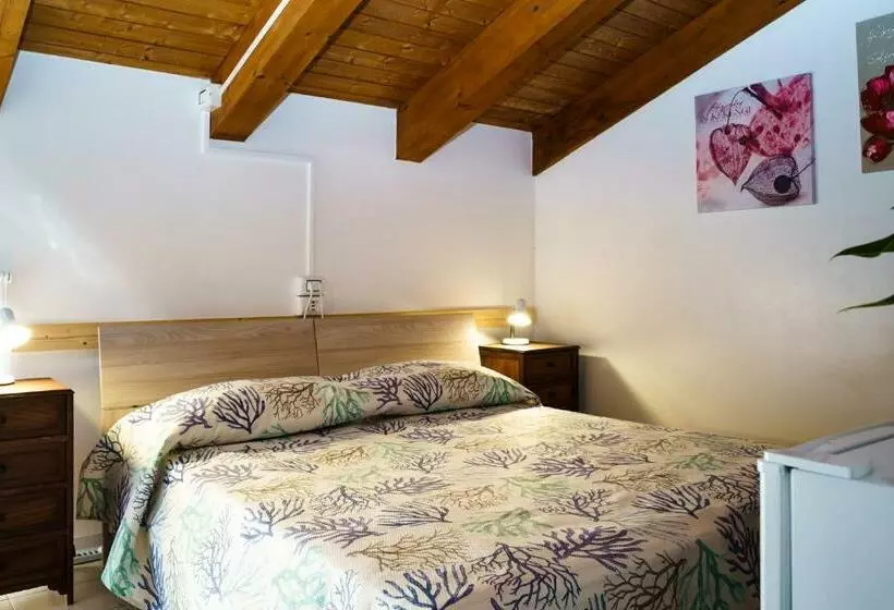 Aamiaismajoitus (B&B) Sansi´s Sapri Camere