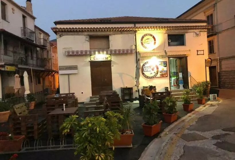 Aamiaismajoitus (B&B) Sansi´s Sapri Camere