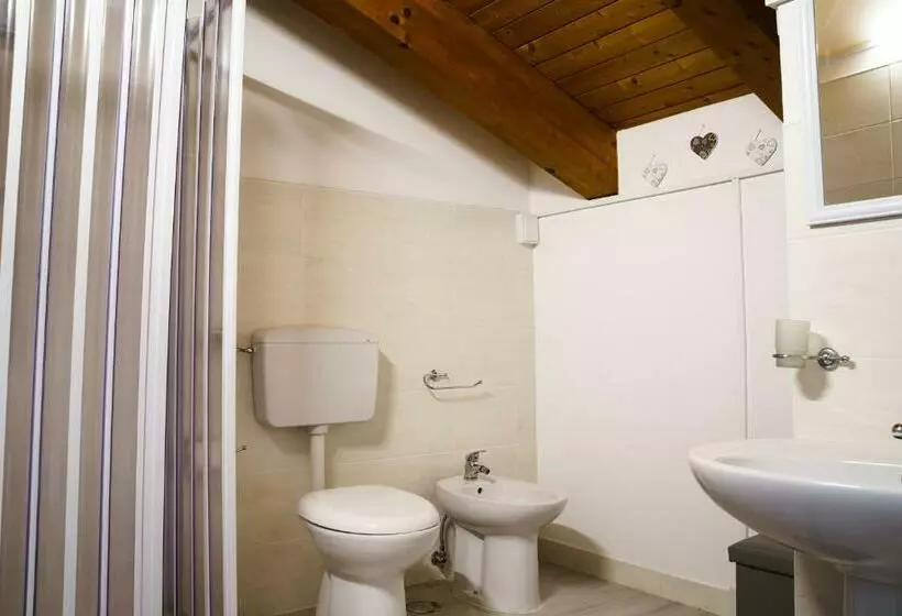 Aamiaismajoitus (B&B) Sansi´s Sapri Camere