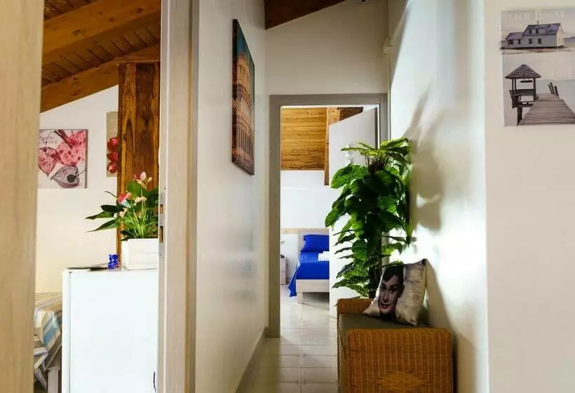 Aamiaismajoitus (B&B) Sansi´s Sapri Camere