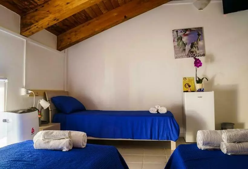 Aamiaismajoitus (B&B) Sansi´s Sapri Camere