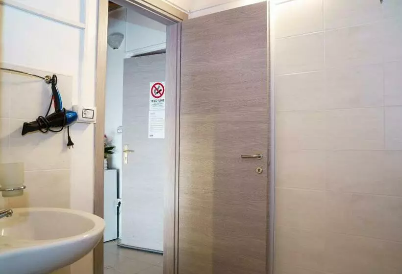 Aamiaismajoitus (B&B) Sansi´s Sapri Camere