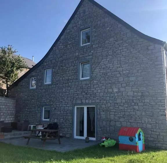 Gîte Familial Ferme Des Aujes Falaen