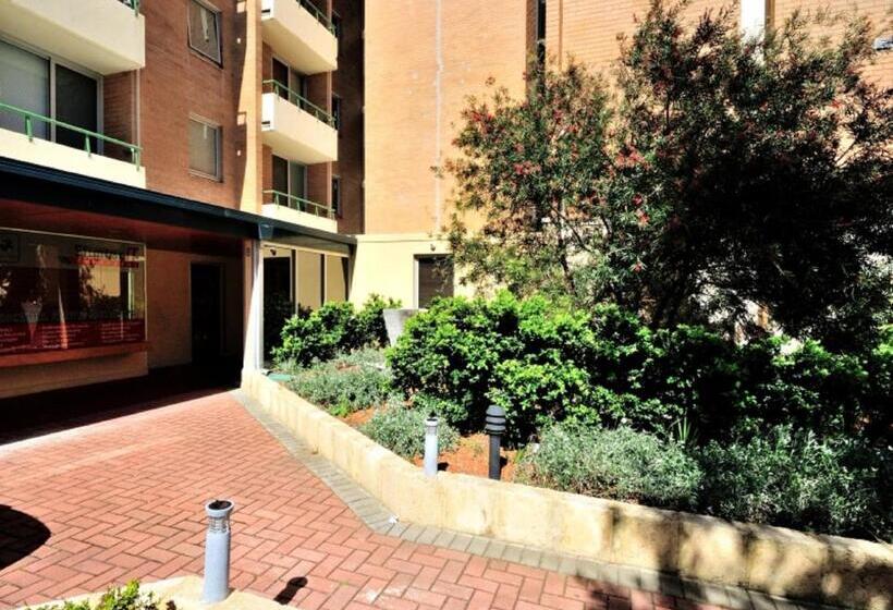 Harbour Breeze   Central Fremantle Apartment