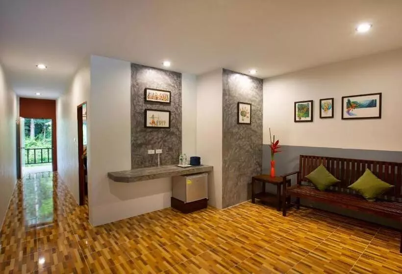 هتل Phangnga Keeree Resort & Gallery