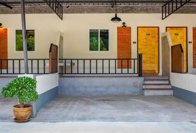 هتل Phangnga Keeree Resort & Gallery