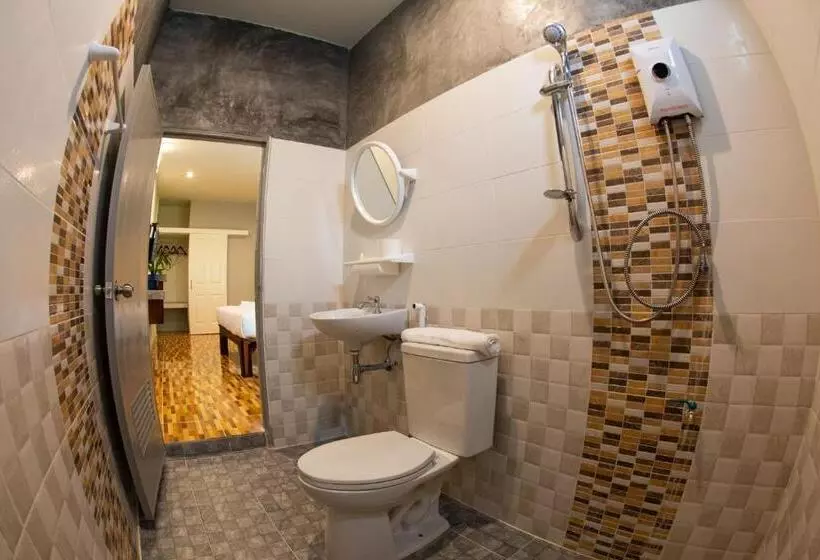 هتل Phangnga Keeree Resort & Gallery