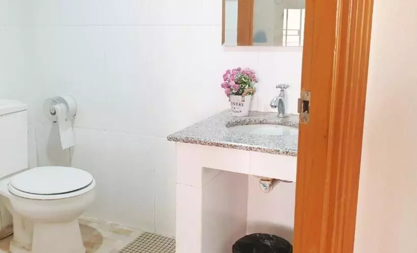 Navy Home Hotel โรงแรมเนวี่โฮม