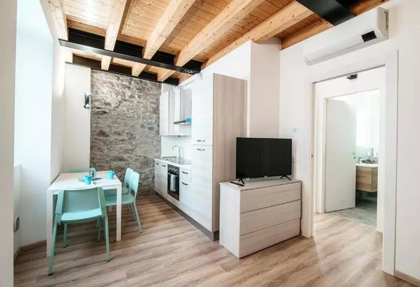 پانسیون Spazio 77   The House Of Travelers