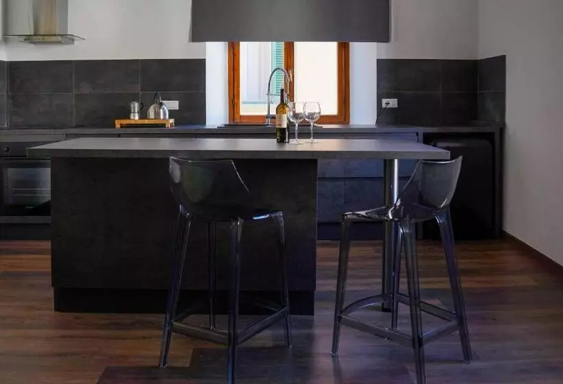 Piccola Venezia Canal View Charming Flat