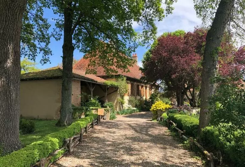 Aamiaismajoitus (B&B) Les Jardins Des Soussilanges