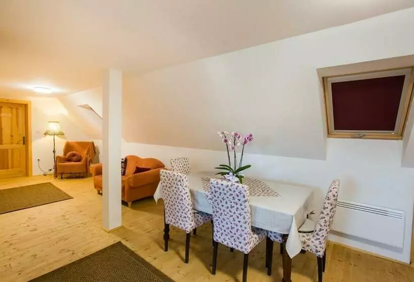 ペンション Bakony Cinca Vendégház