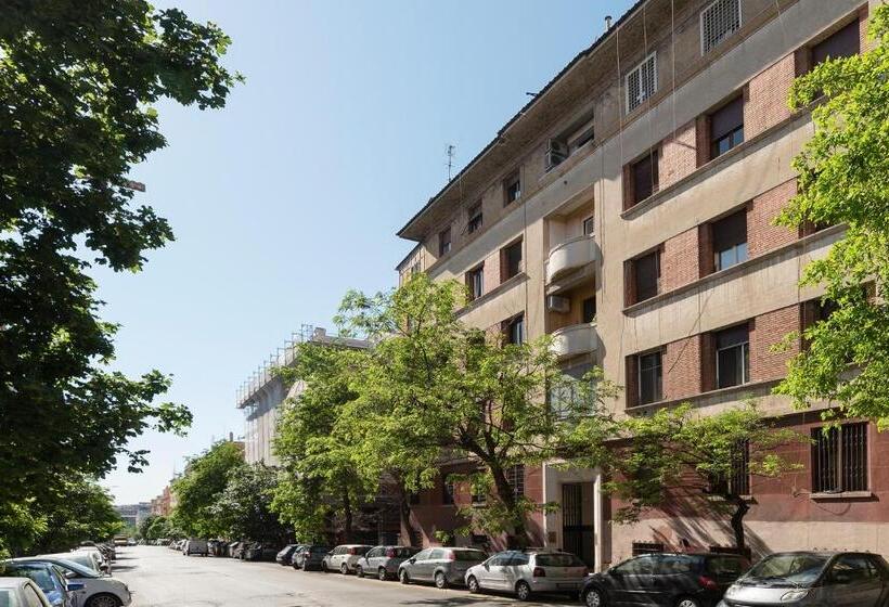 Piazza Bologna Apartments