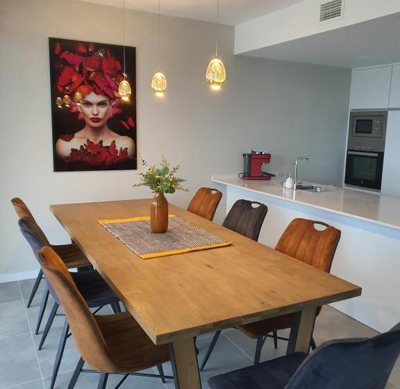 Pool & Snooker Villa