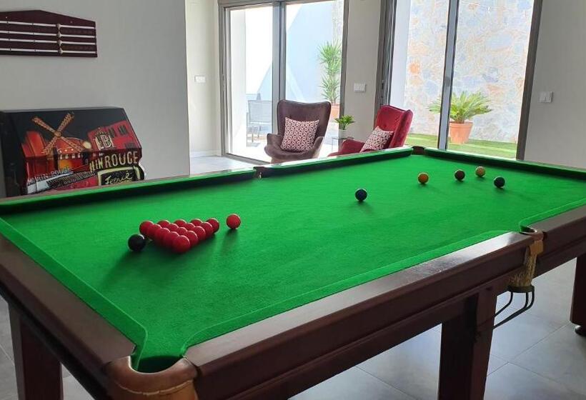 Pool & Snooker Villa