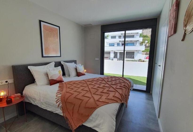 Pool & Snooker Villa