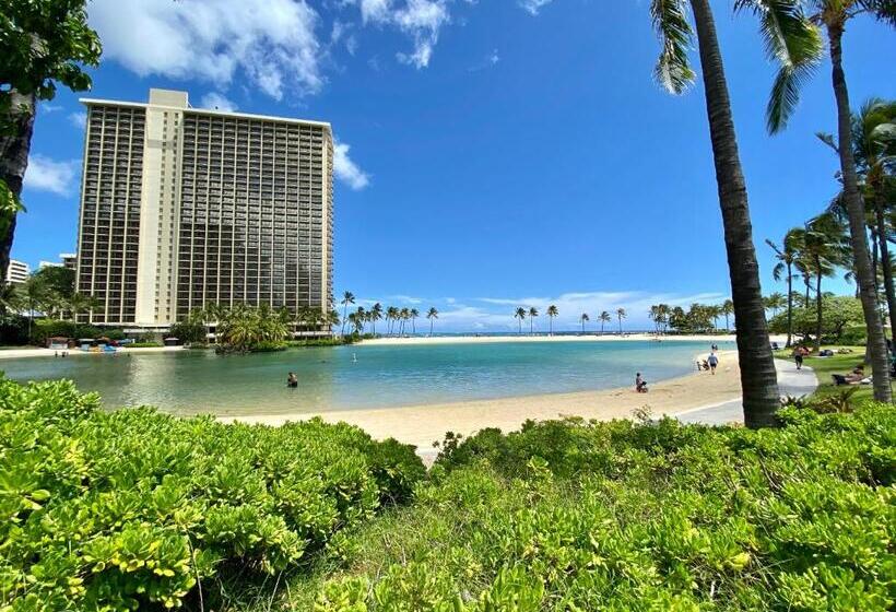 @ Marbella Lane Executive Suite, Steps To Beach