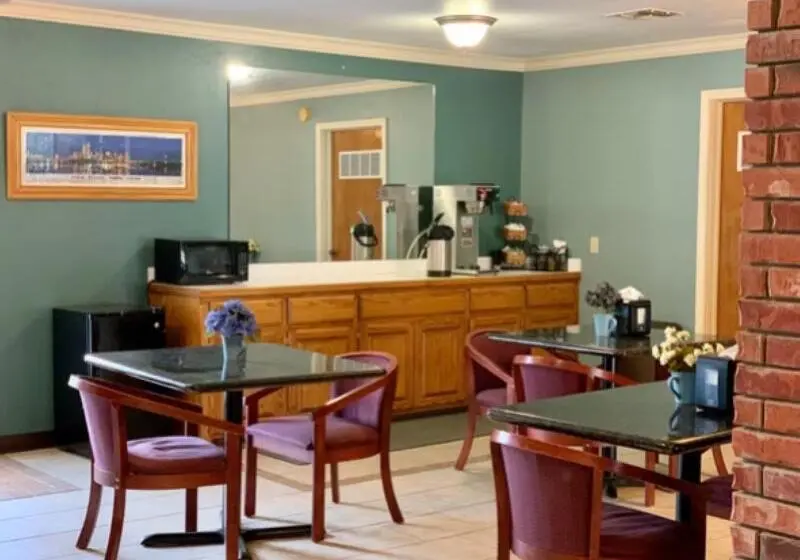 ユースホステル Candlelight Inn & Suites Hwy 69 Near Mcalester