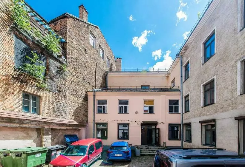 هاستل The House Vilnius