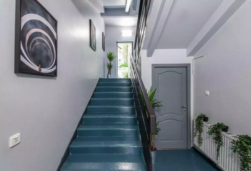 هاستل The House Vilnius