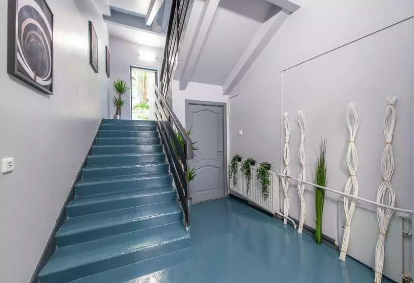 هاستل The House Vilnius