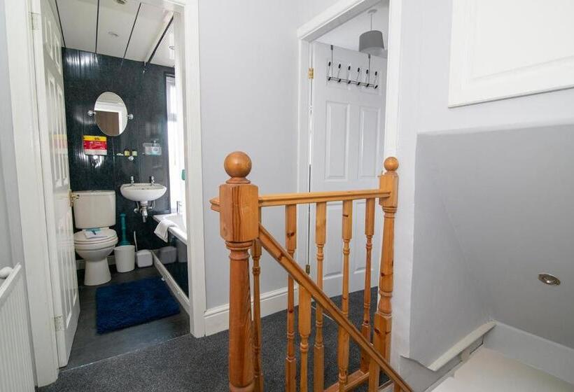 Ainsworth House Serviced Accommodation