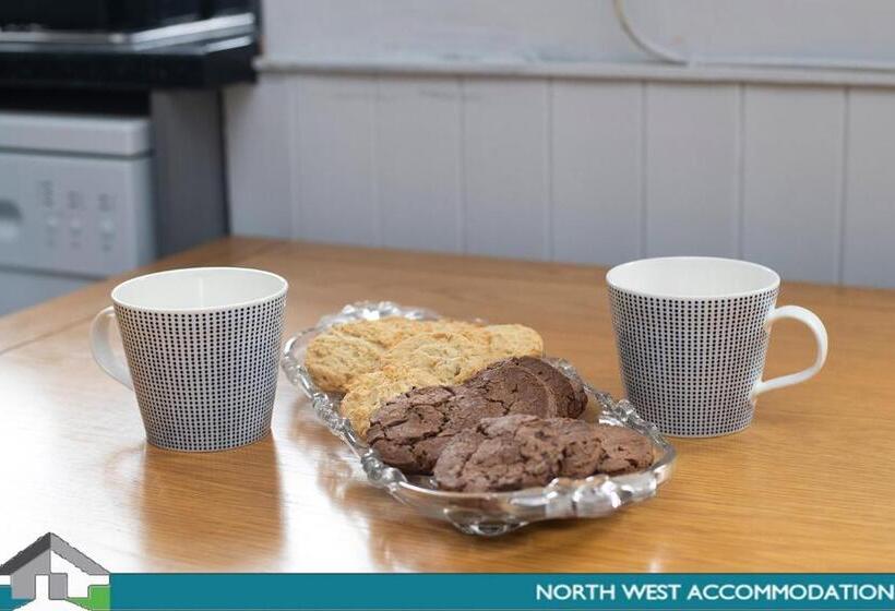 Ainsworth House Serviced Accommodation