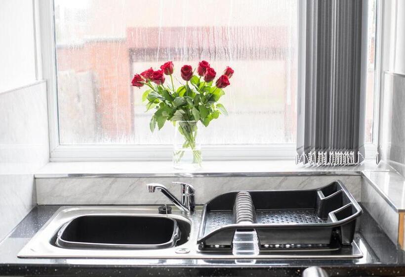 Ainsworth House Serviced Accommodation