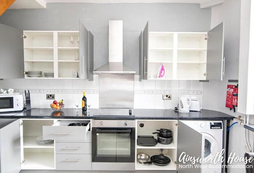 Ainsworth House Serviced Accommodation