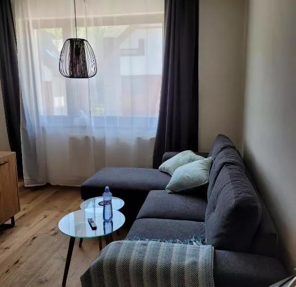 Artur Apartment Myto