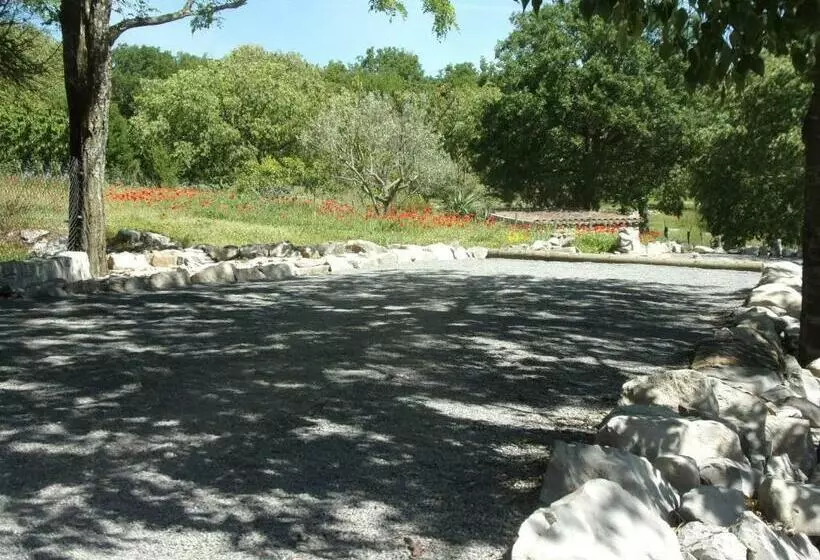 Aamiaismajoitus (B&B) Gîte Le Magnan, 55 M2, Au Calme, Terrasse, Jardin, Piscine Chauffée, Sud Ardèche