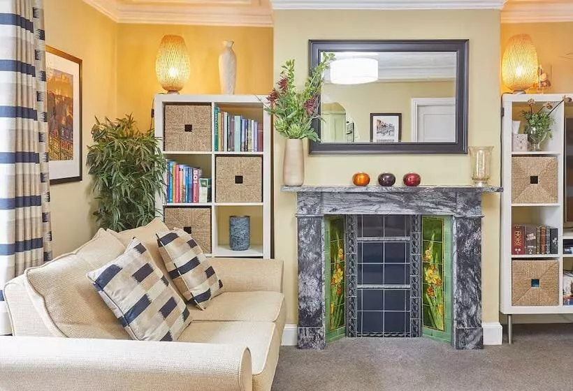 Host Stay Muggles Mews