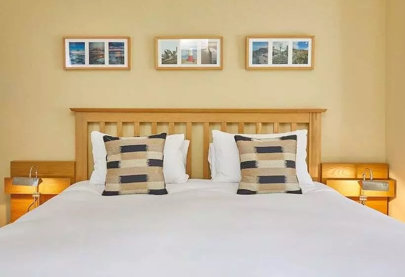 Host Stay Muggles Mews