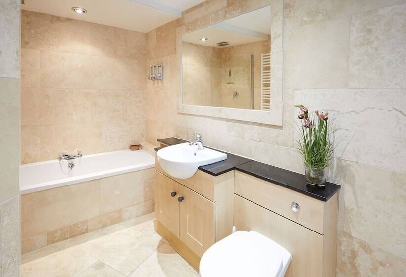 Host Stay Muggles Mews