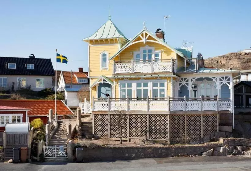 Hotelli Strandflickornas Annex Gula Villan