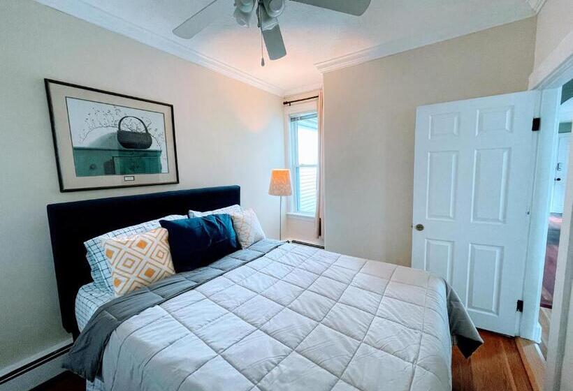 Luxury Executive Suite Harvard Allston 3 Bedrooms 2 Baths