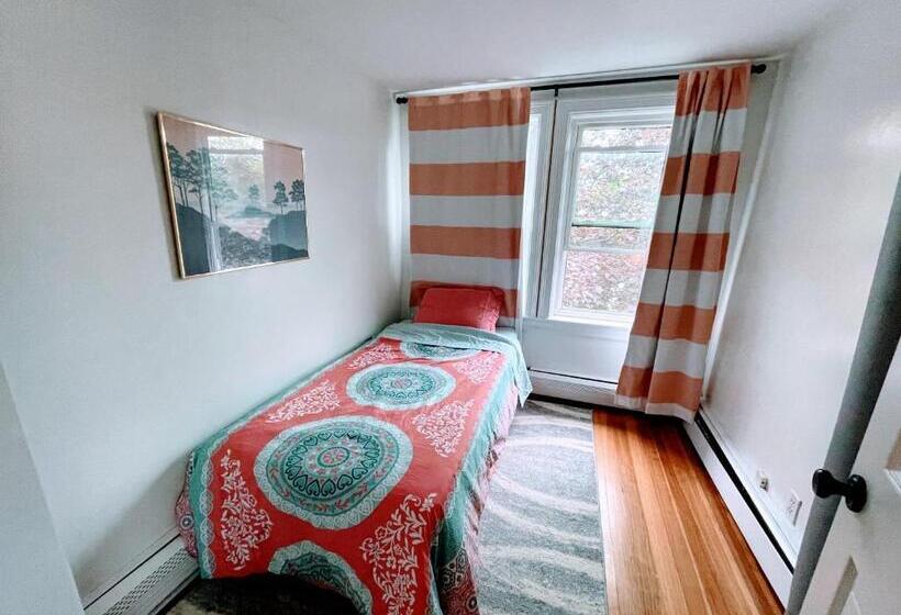 Luxury Executive Suite Harvard Allston 3 Bedrooms 2 Baths