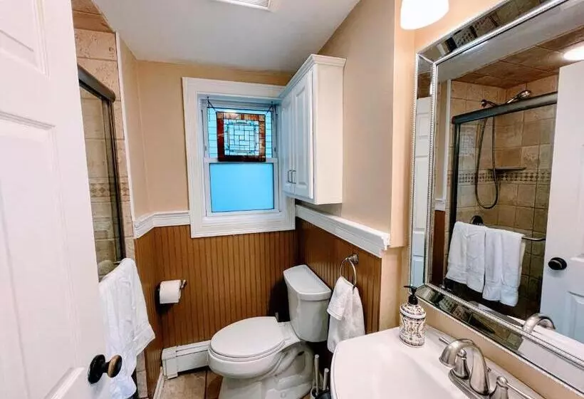 Luxury Executive Suite Harvard Allston 3 Bedrooms 2 Baths