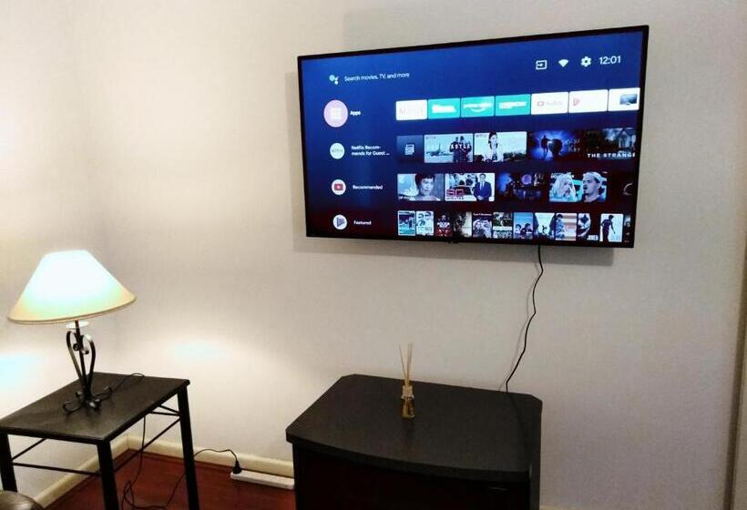 펜션 Sunny House   Melbourne Airport Home