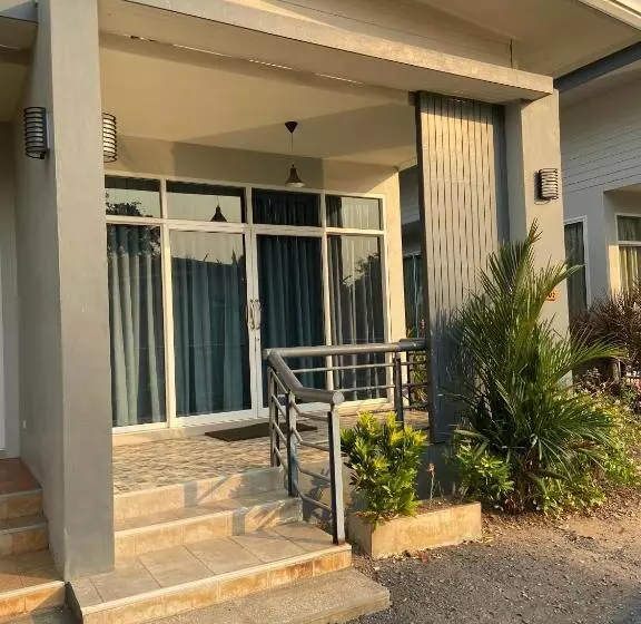 リゾートホテル ร่มปาล์มรีสอร์ท สระบุรี Rompalm Saraburi