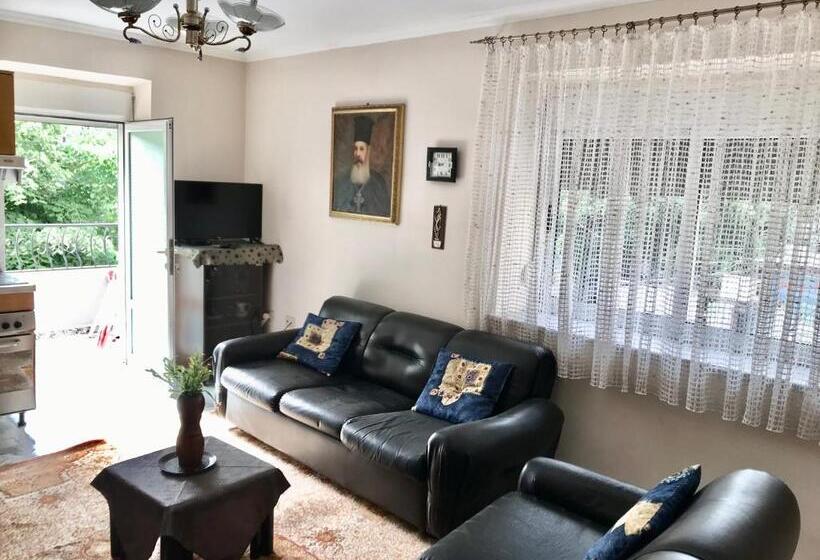 Lovely Apartment In Front Of The Lake