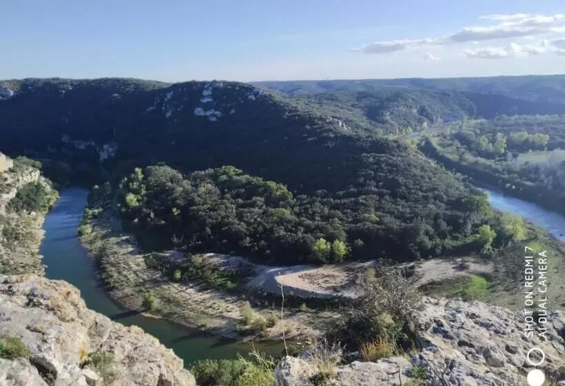Proche Uzès Petit Gîte Avec Grande Cuisine D été Et Piscine