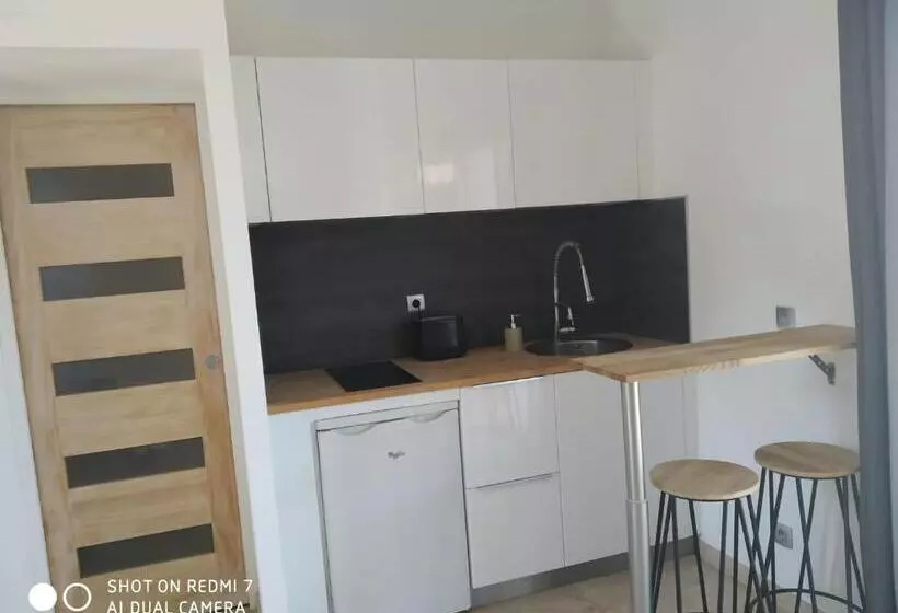 Proche Uzès Petit Gîte Avec Grande Cuisine D été Et Piscine